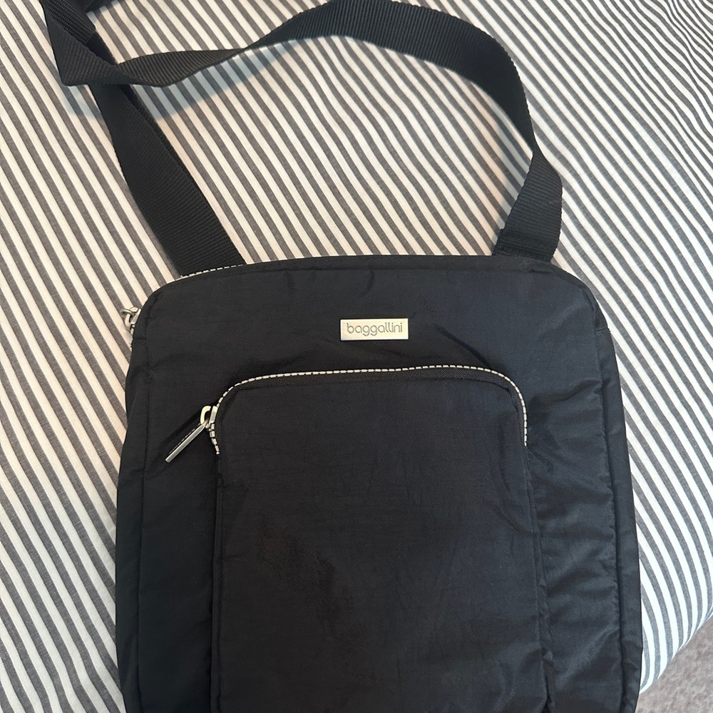 Baggallini Black Crossbody Bag